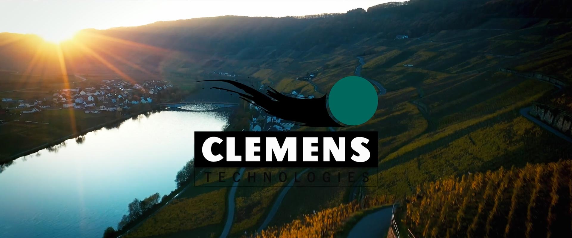 Sonnenuntergang an der Mosel mit Clemens Logo